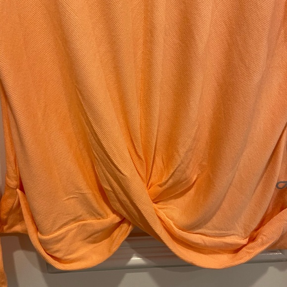 GapFit Supersoft Rib Twist-Front Top - Picture 6 of 9